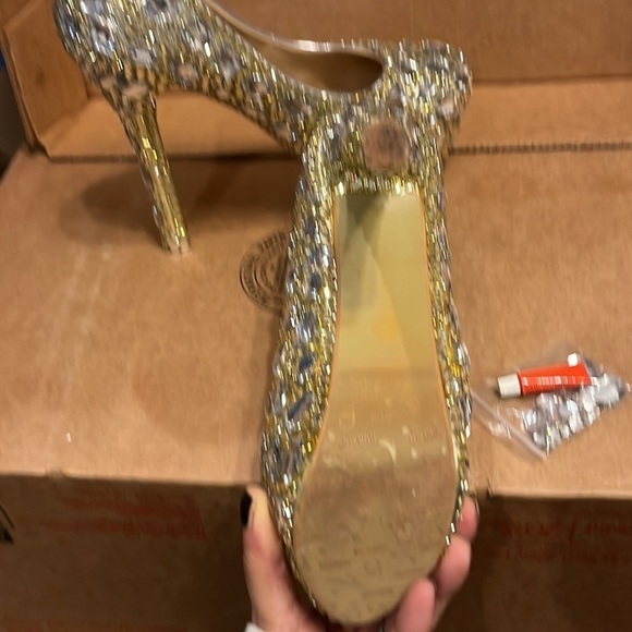 Rhinestone heels size 7.5 (40) comes with new heel, gems, glue, and backing. - Picture 4 of 7